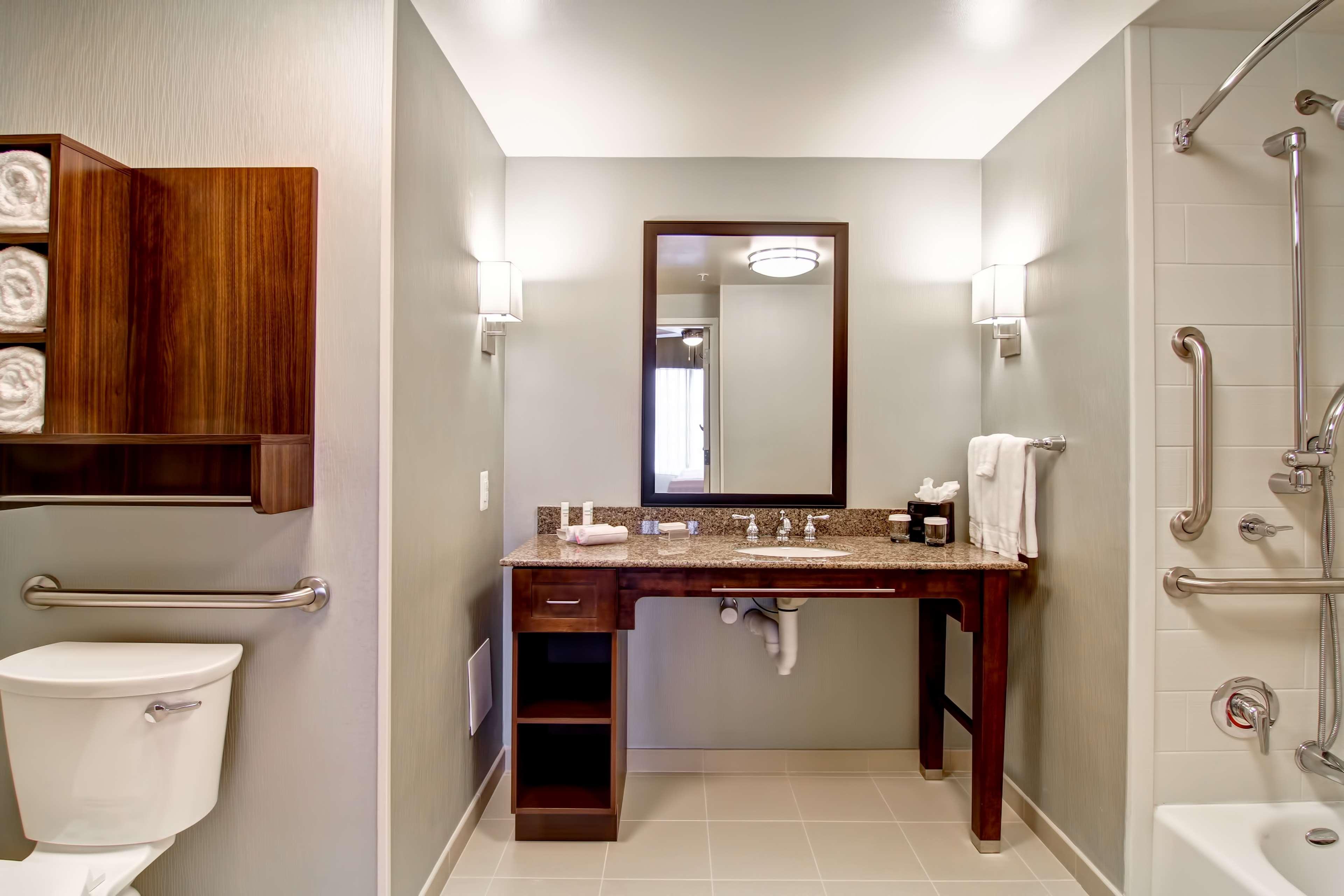 Homewood Suites By Hilton Woodbridge Ngoại thất bức ảnh
