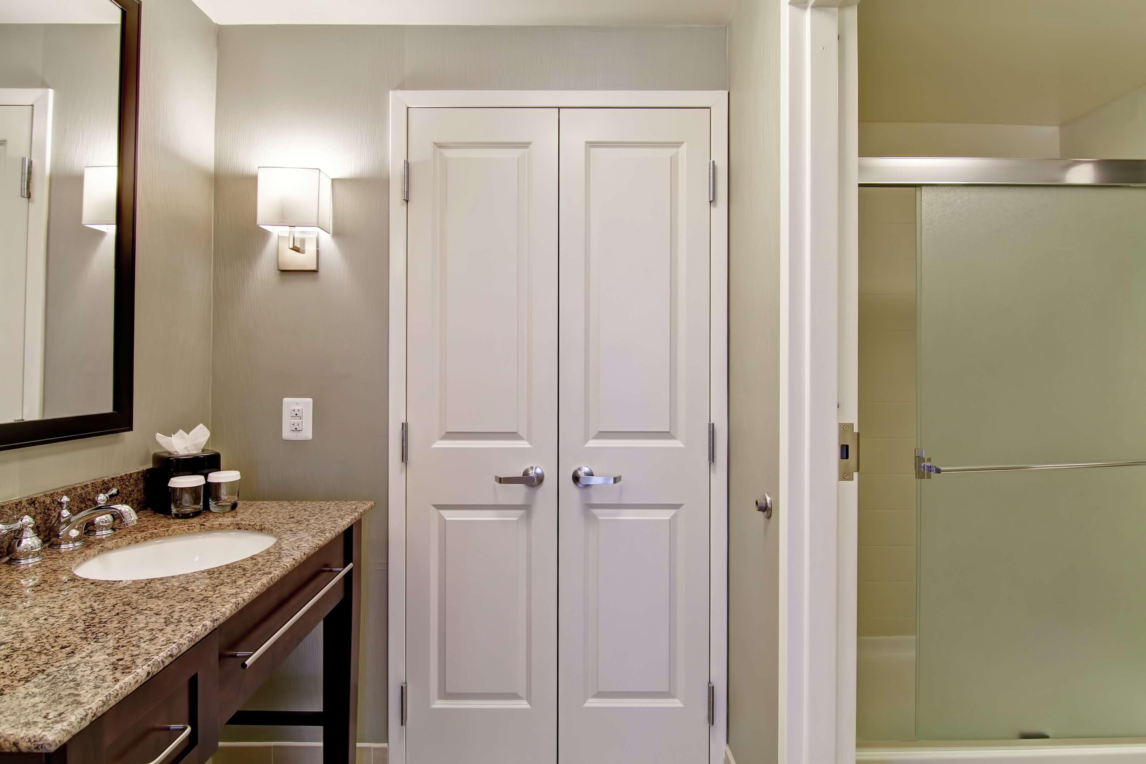 Homewood Suites By Hilton Woodbridge Ngoại thất bức ảnh
