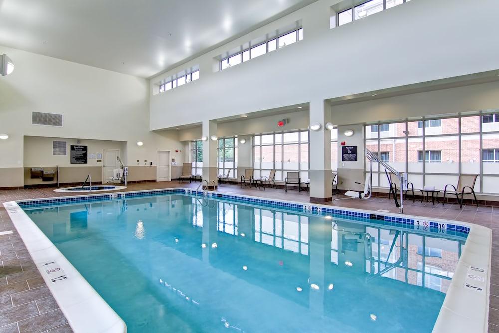 Homewood Suites By Hilton Woodbridge Ngoại thất bức ảnh