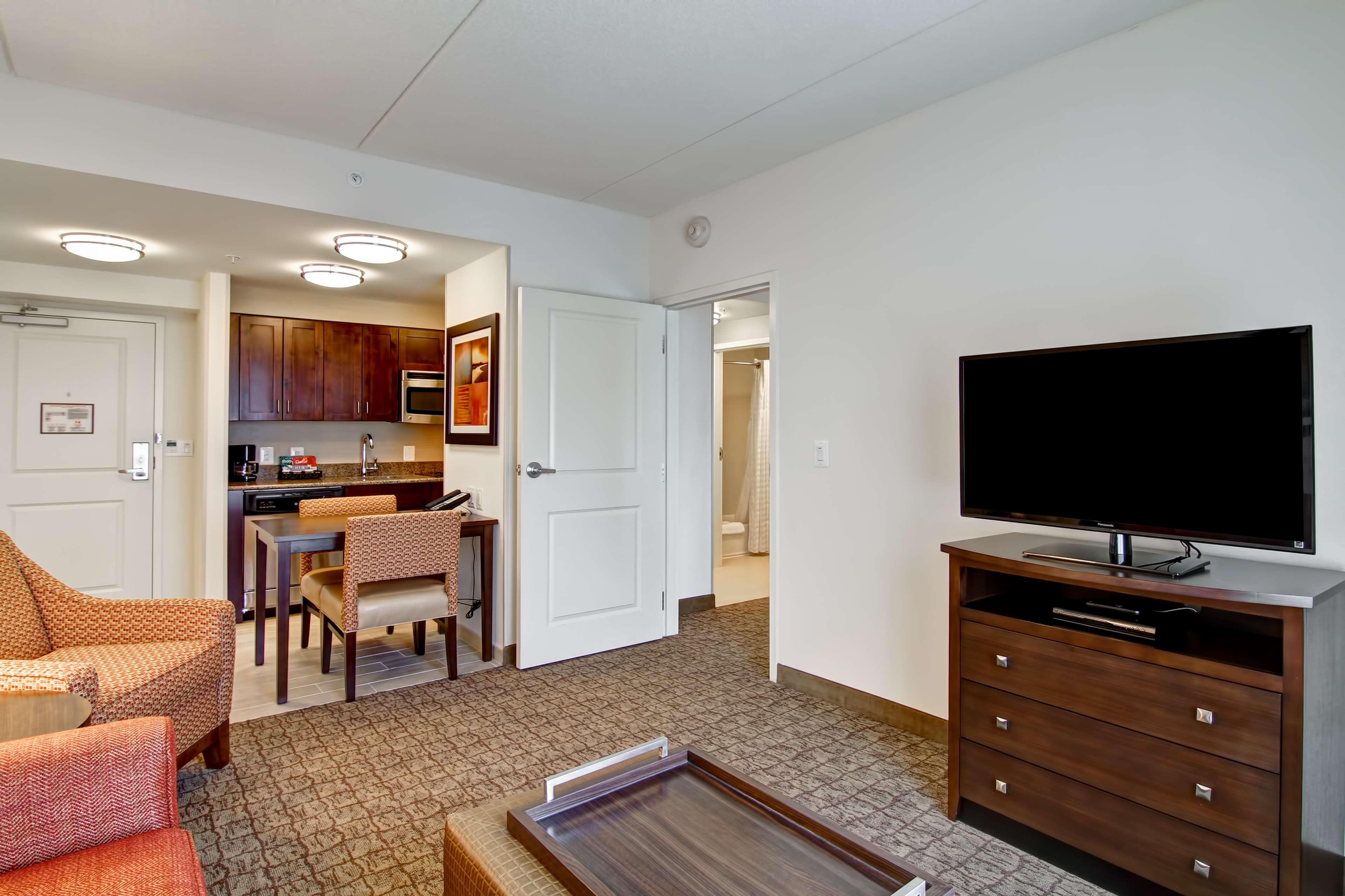 Homewood Suites By Hilton Woodbridge Ngoại thất bức ảnh