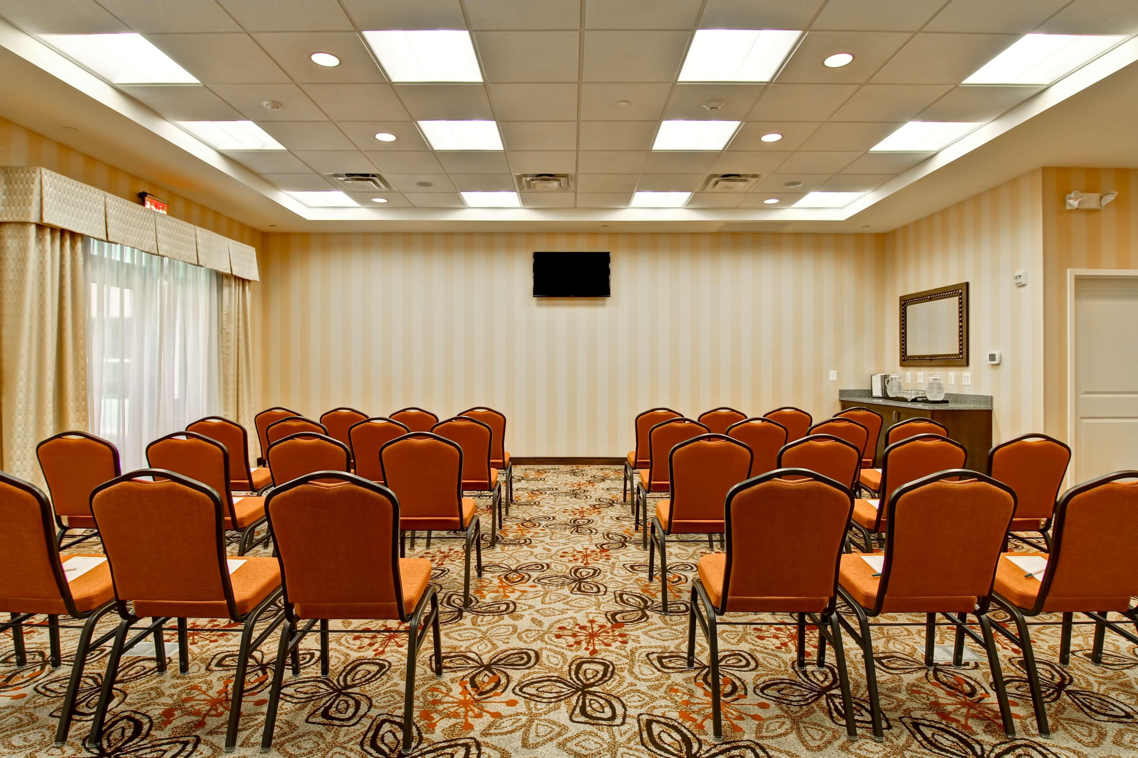 Homewood Suites By Hilton Woodbridge Ngoại thất bức ảnh