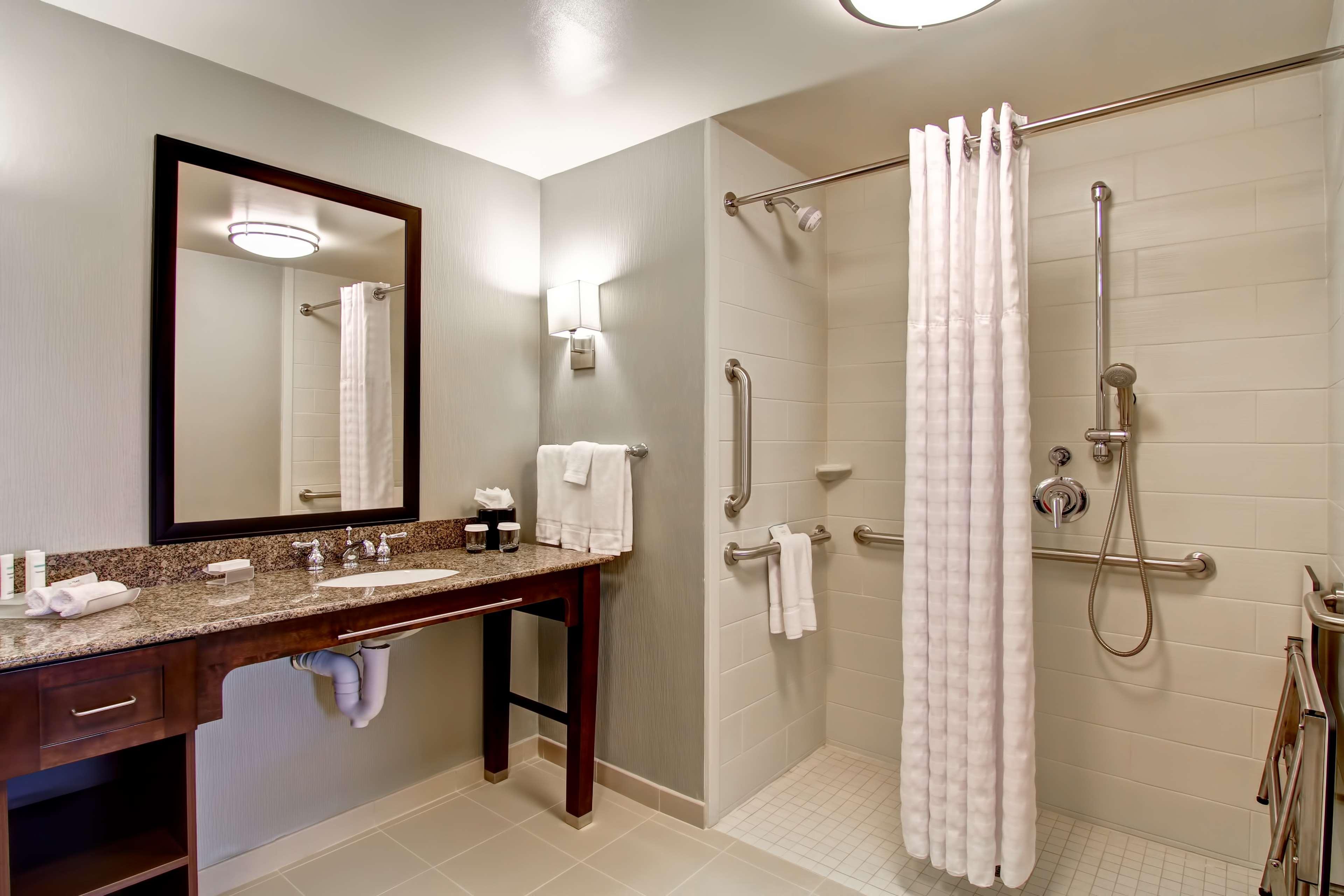 Homewood Suites By Hilton Woodbridge Ngoại thất bức ảnh