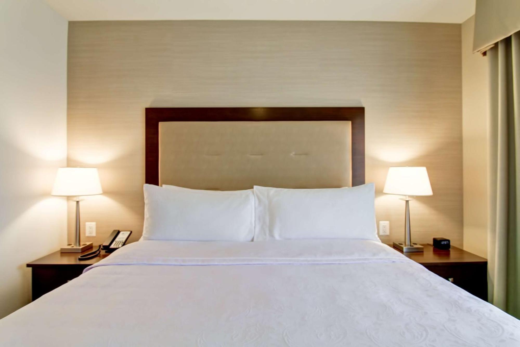 Homewood Suites By Hilton Woodbridge Ngoại thất bức ảnh